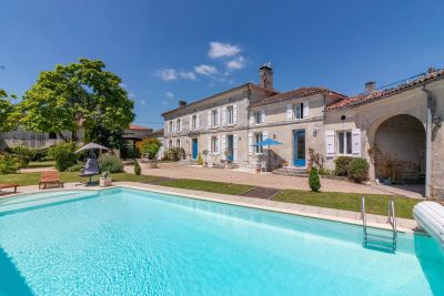 Beautiful 6 bedroom Manoire for sale with countryside view in Saint Sulpice de Cognac, Nouvelle Aquitaine