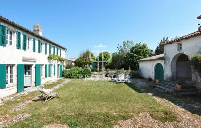 Income Potential 6 bedroom House for sale in La Flotte, Nouvelle Aquitaine