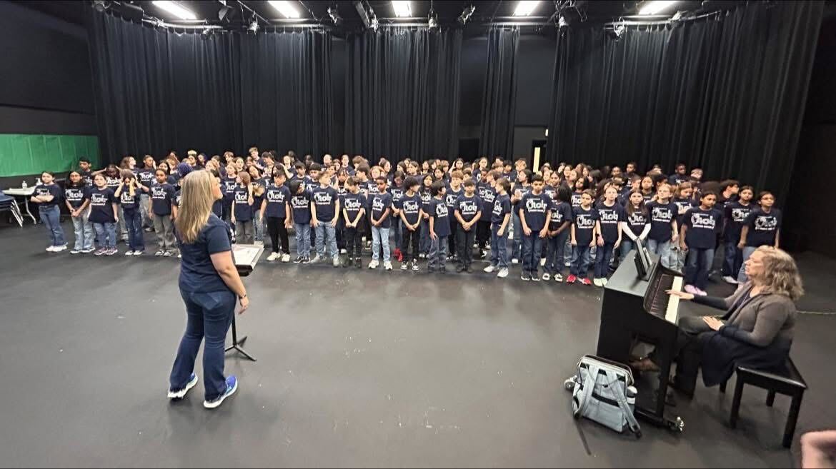 Draper Intermediate Choir students in rehearsal.