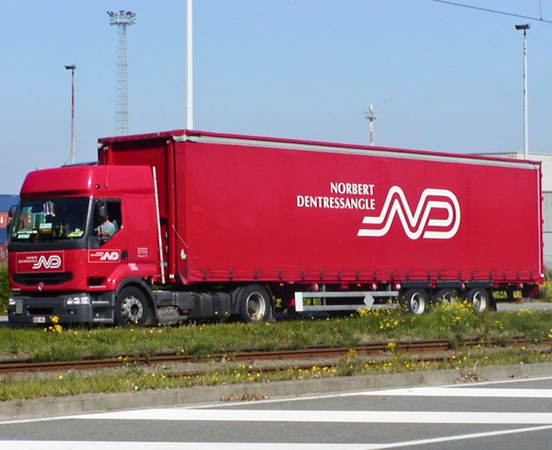 camion-rouge-dentressangle