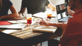 SCI familiale : quand faut-il en créer une pour acheter un bien ?