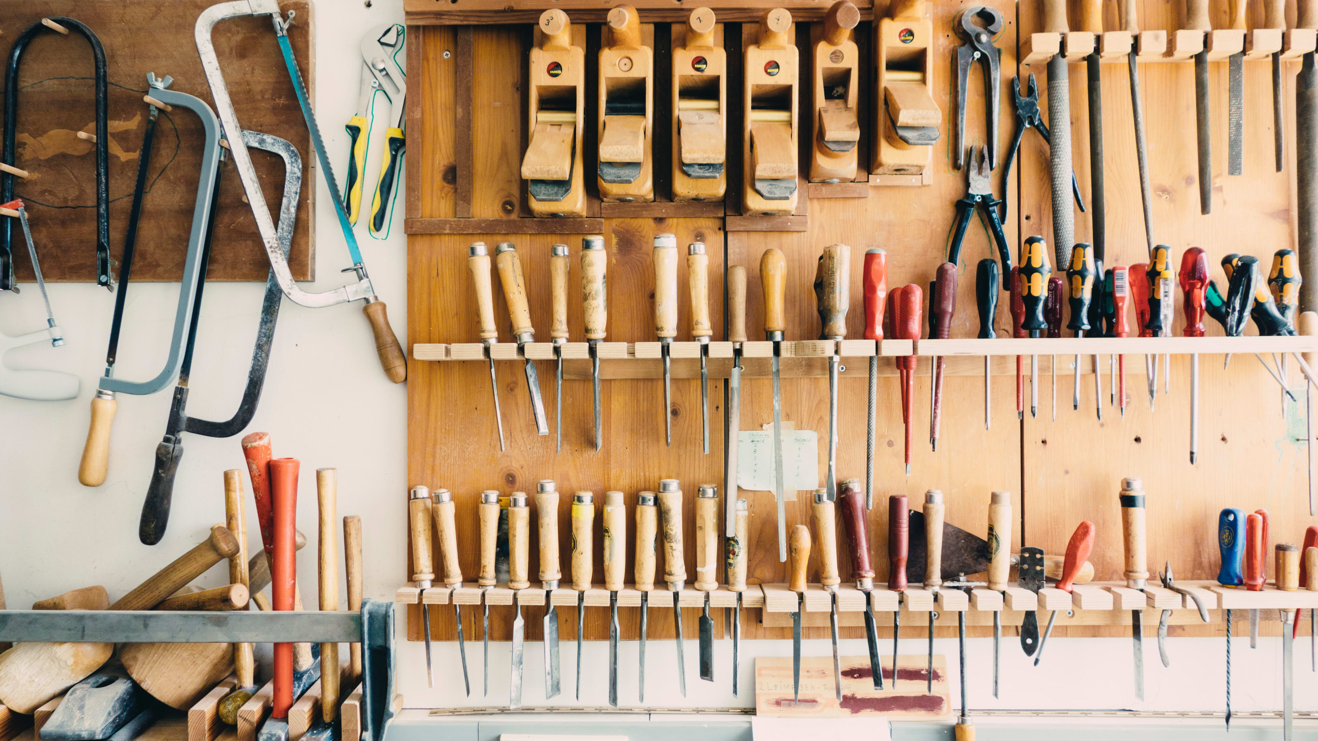 Les 10 outils indispensables pour attaquer des travaux