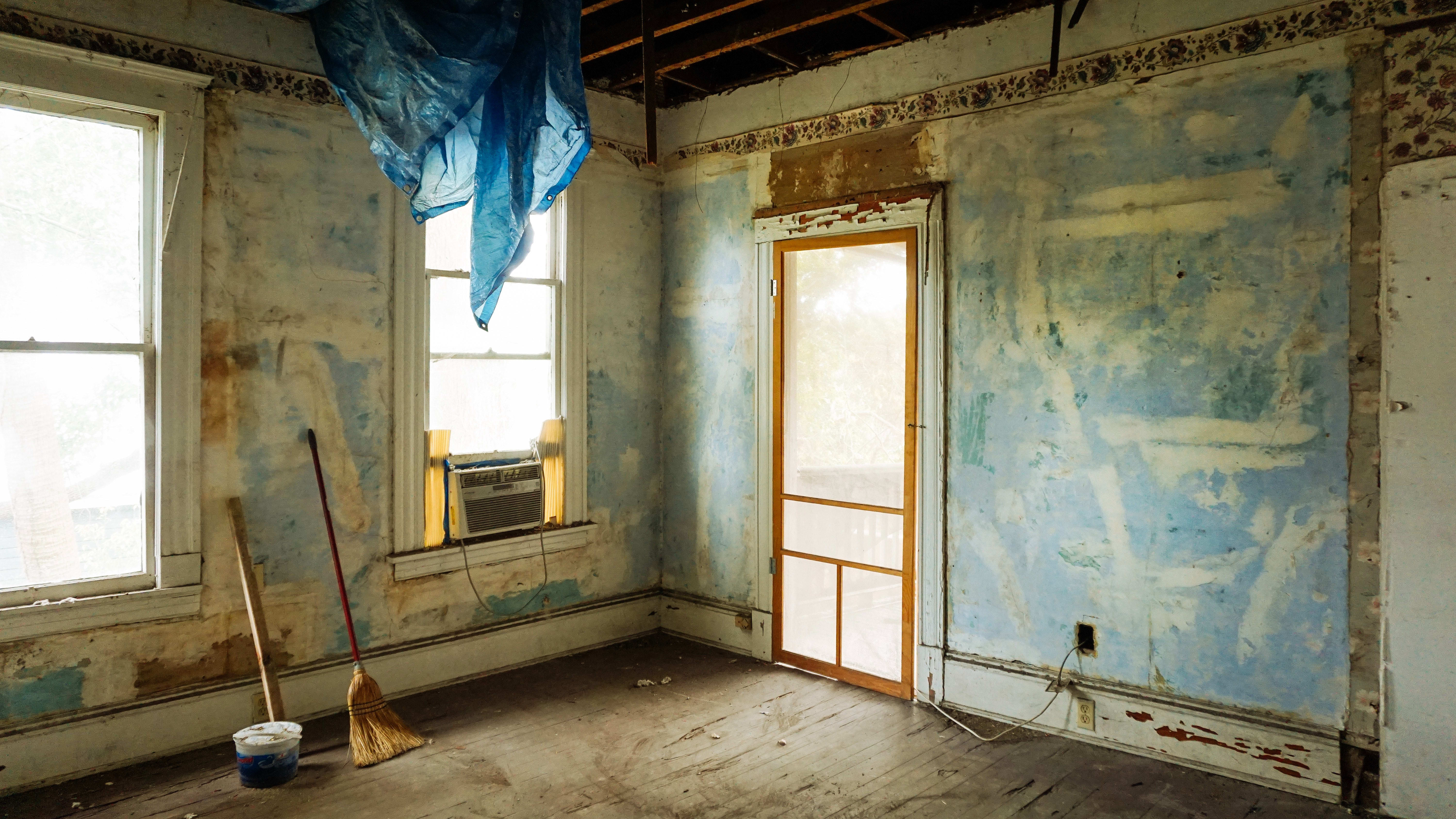 Préparer ses murs avant de les repeindre - Maison et Travaux