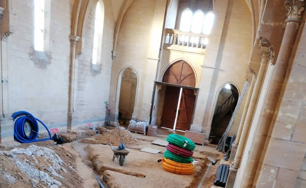 Travaux de Fabrice Léonet dans l’église qu’il a acheté