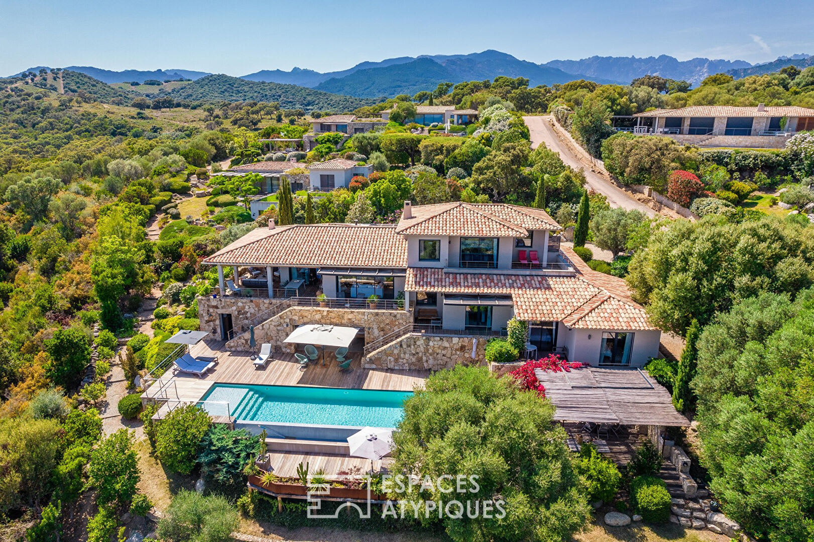 Tout le charme de la Corse à Porto Vecchio - © Espaces atypiques