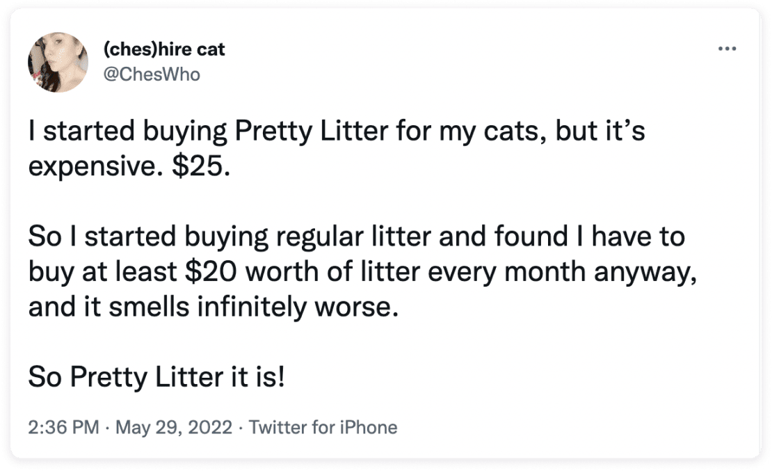 Tweet from @ChesWho comparing PrettyLitter and regular litter.