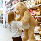 https://res.cloudinary.com/pricejugaad/image/upload/v1594886763/mymoneysouq_images/creditcardsdeals/woman-carrying-bear-plush-toy-inside-store-1860160_2.jpg