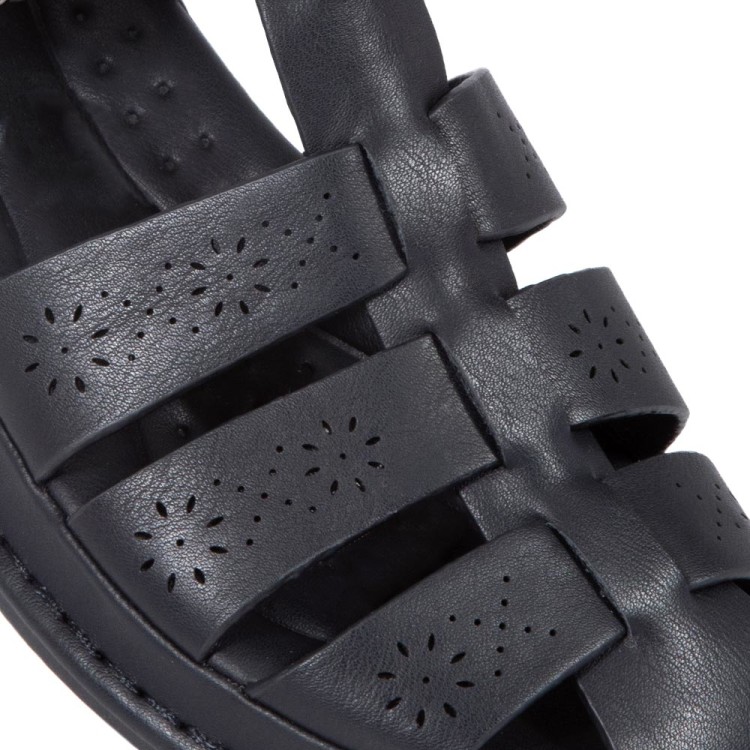 Paragon max sandals best sale