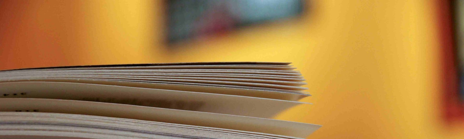 Imagem de destaque do post O que ninguém te conta sobre como imprimir livro barato com alta qualidade