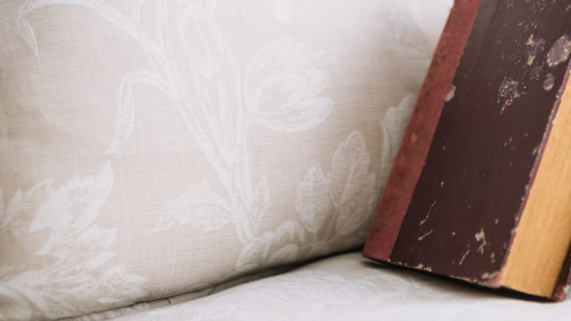 Imagem de destaque do post Conheça as 5 principais técnicas de impressão de capas para livros de luxo