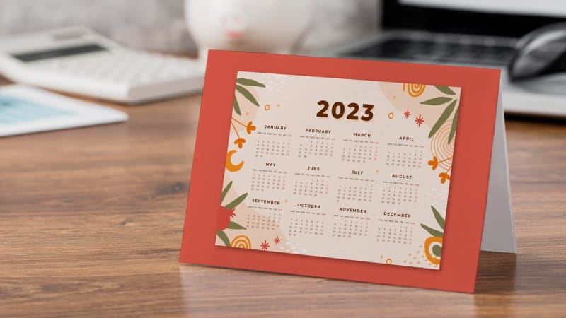 Imagem de destaque do post Calendário de mesa personalizado: 8 ideias para você se inspirar