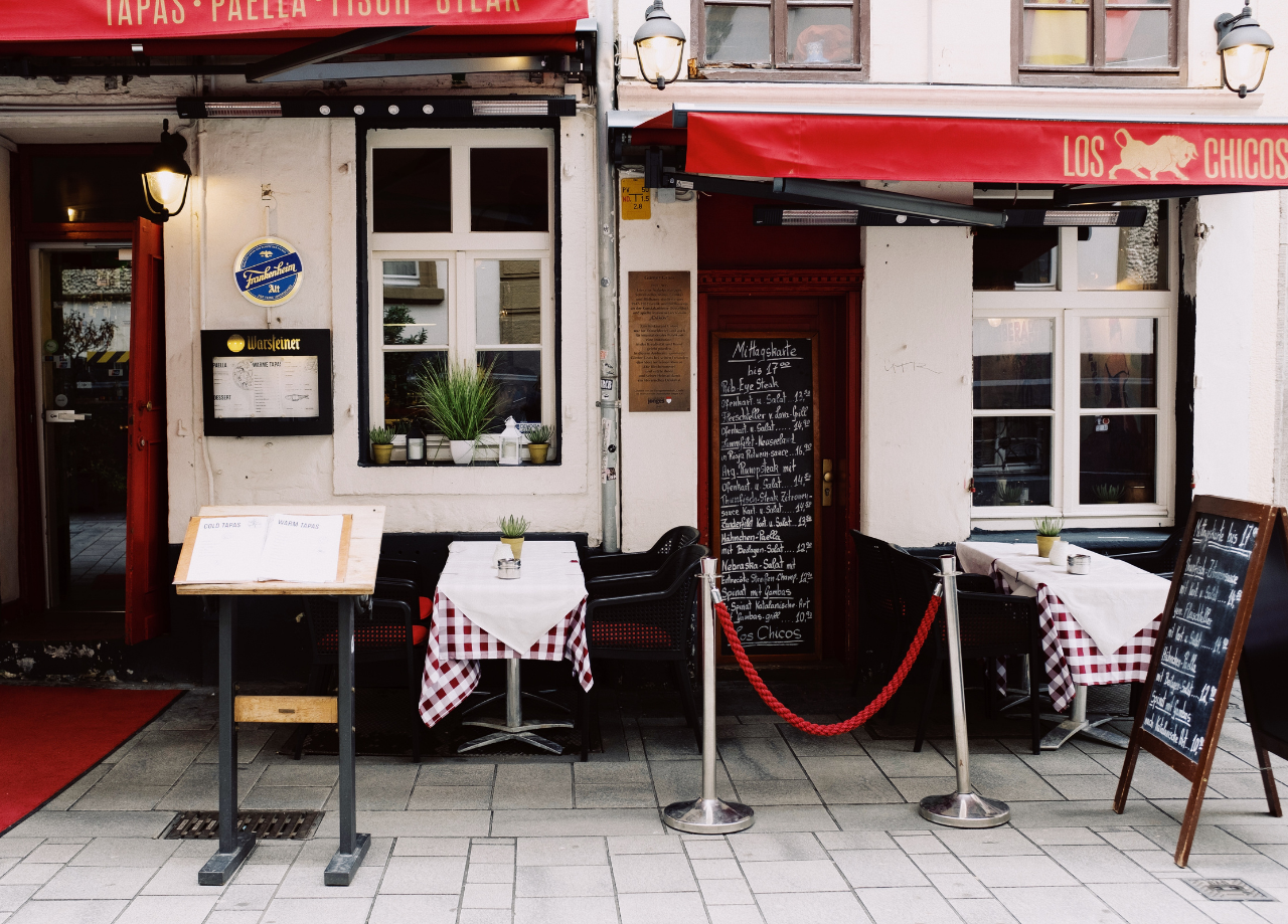 Panfleto para restaurante impresso e disponibilizado em frente ao restaurante