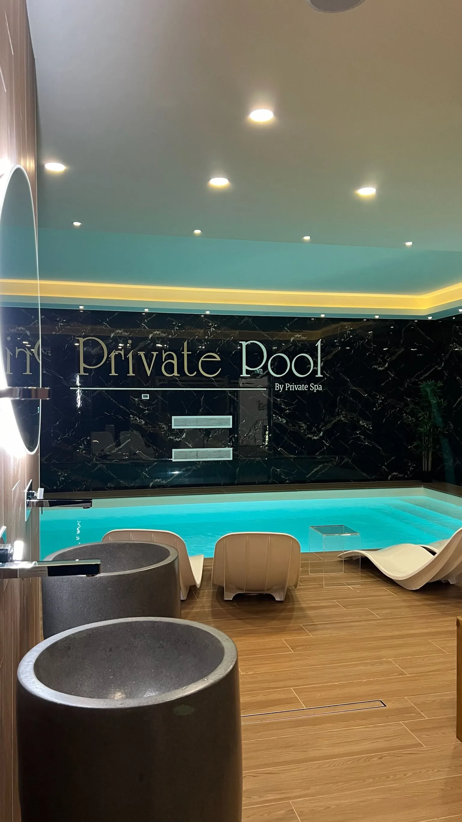piscine salle 1