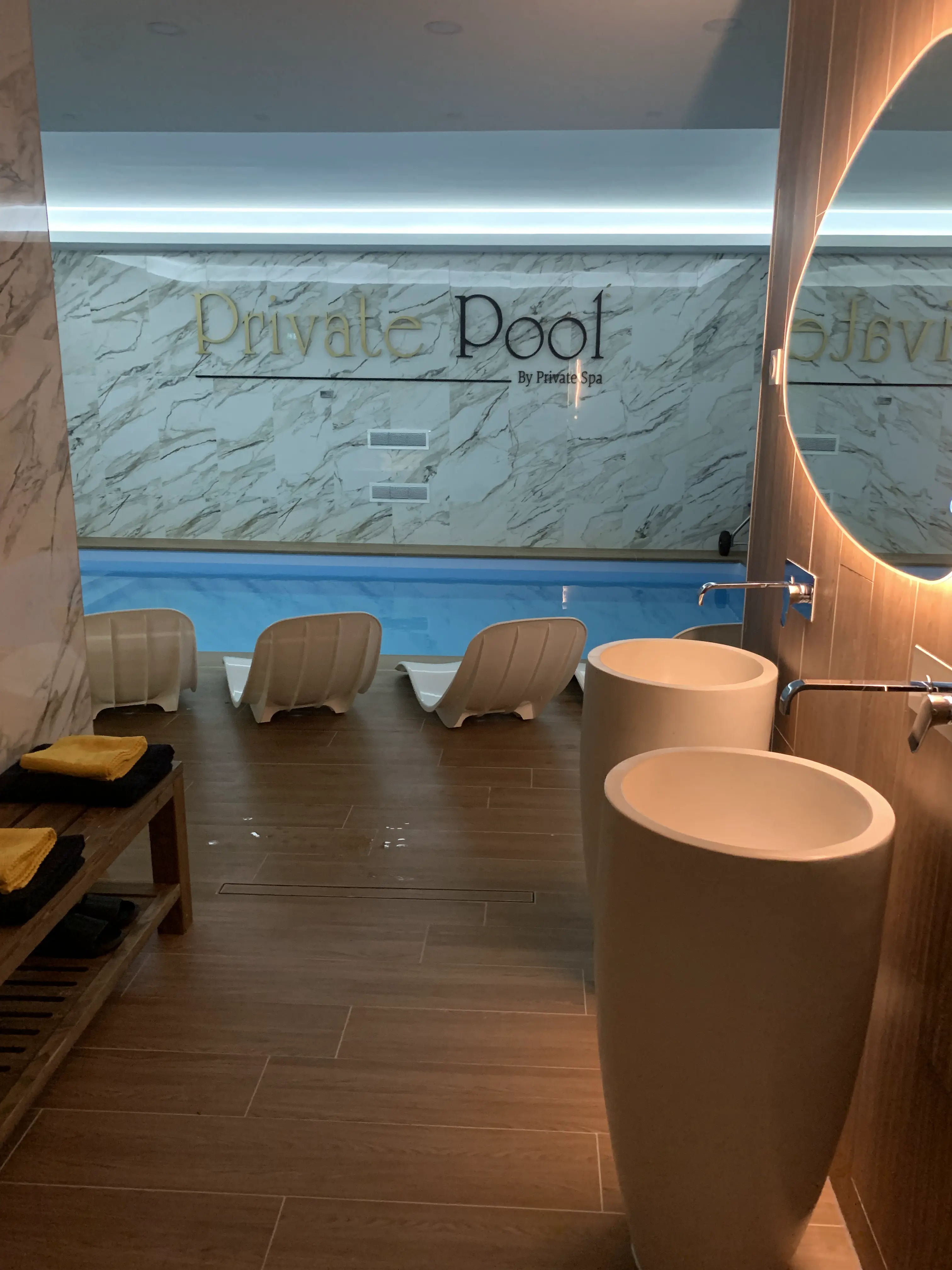 piscine salle 2