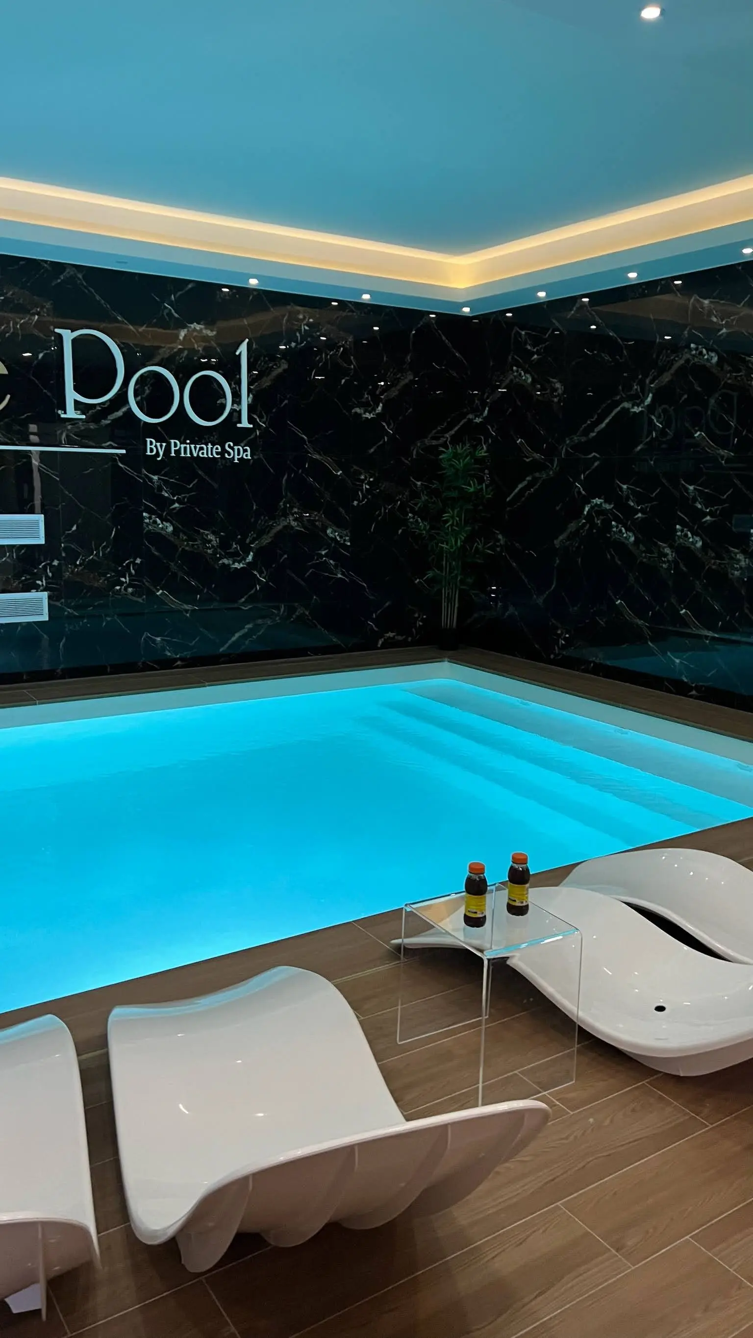 piscine salle 1