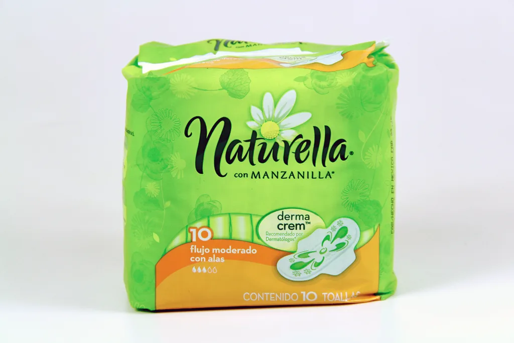 Naturella Con Manzanilla Derma Crem Toallas Sanitarias Con Alas 10 Piezas