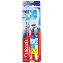 Colgate Triple Acción Cepillo Dental Con 2 Piezas