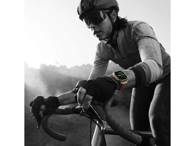 Apple Watch Ultra 2 GPS + Cellular, 49mm Titanium Case met Olijf Alpine Loop - Large-3