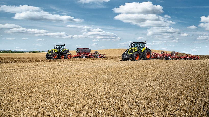 Class Axion 900 Series