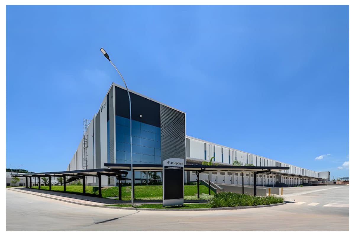 ARE Arquitetura inova em galpão modular com LEED Platinum