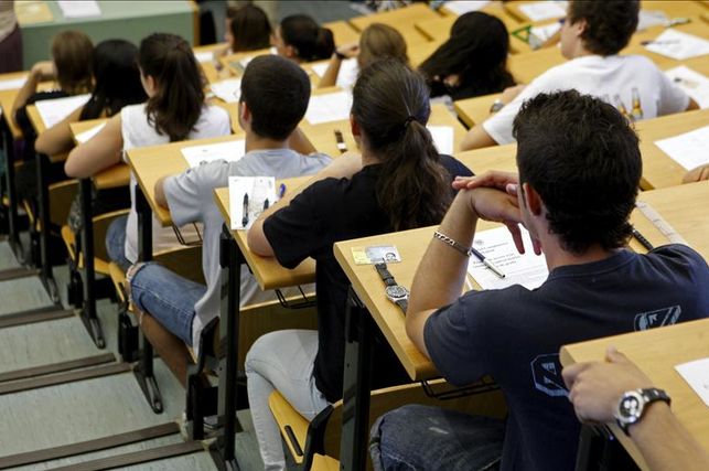 Estudiantes en condiciones precarias