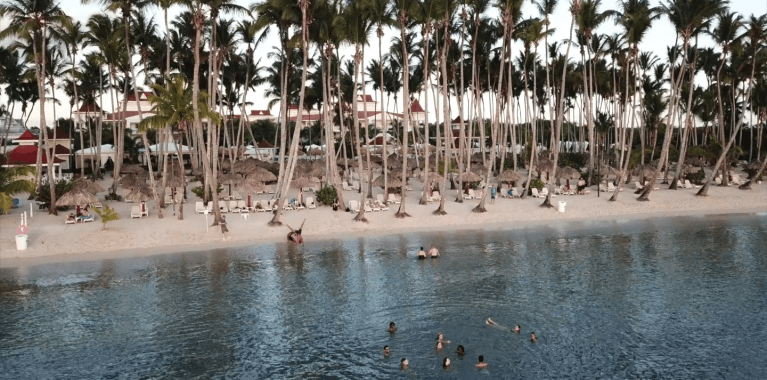 Break dance République Dominicaine Adopteunmec plage sable cocotiers