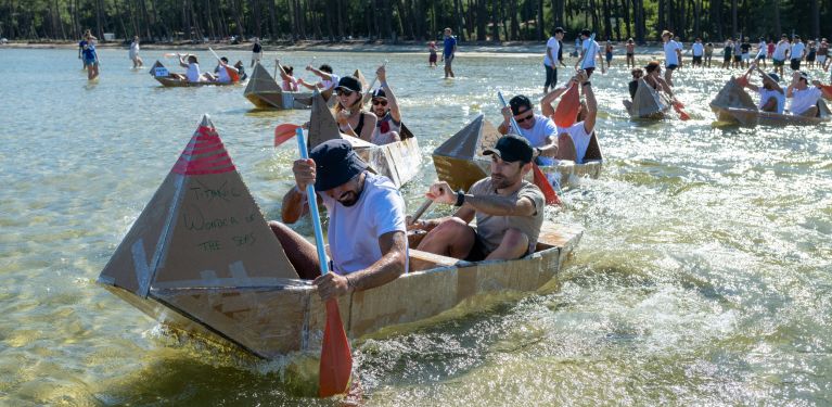 course bateaux carton 