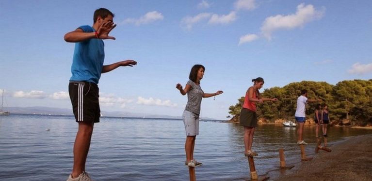 Challenge team building Robinson Koh Lanta Survivor plage saint raphael