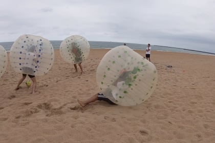 Monitor Deloitte Biarritz plage olympiades bubble foot