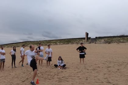Monitor Deloitte Biarritz plage olympiades lancer d'espadrille