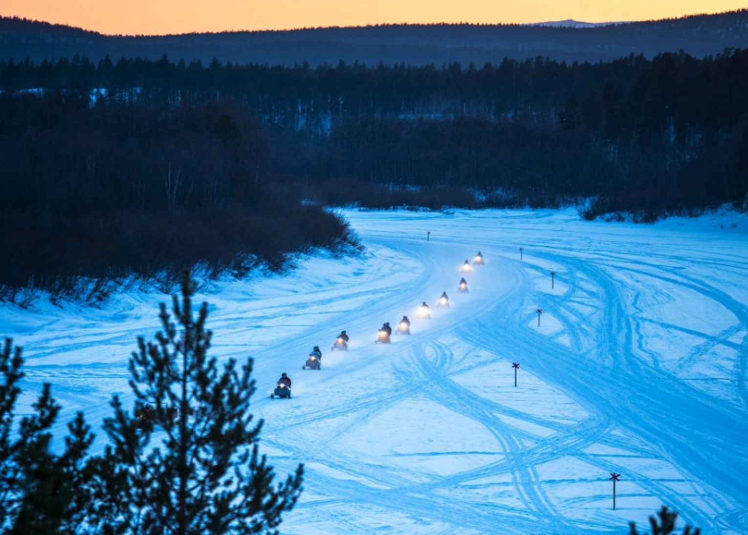 BENNETT ARCTIC CLUB IVALO Laponie Motoneige