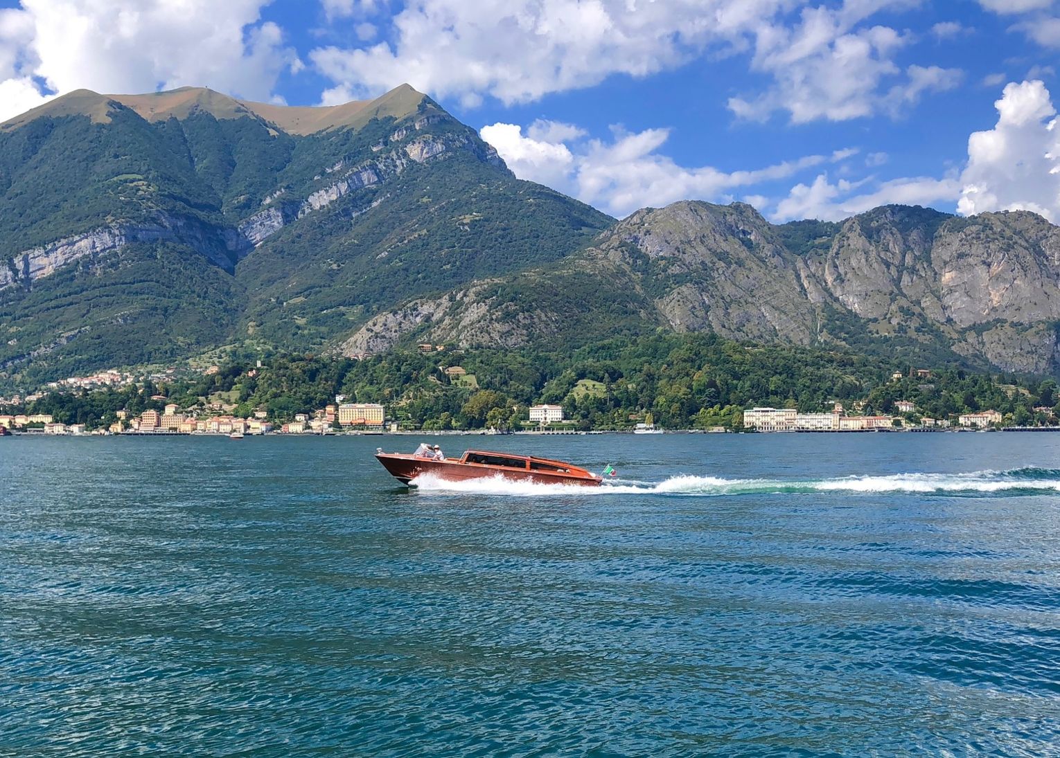 drone lac de côme italie bateau