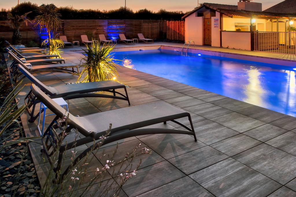 Hotel initial episcine