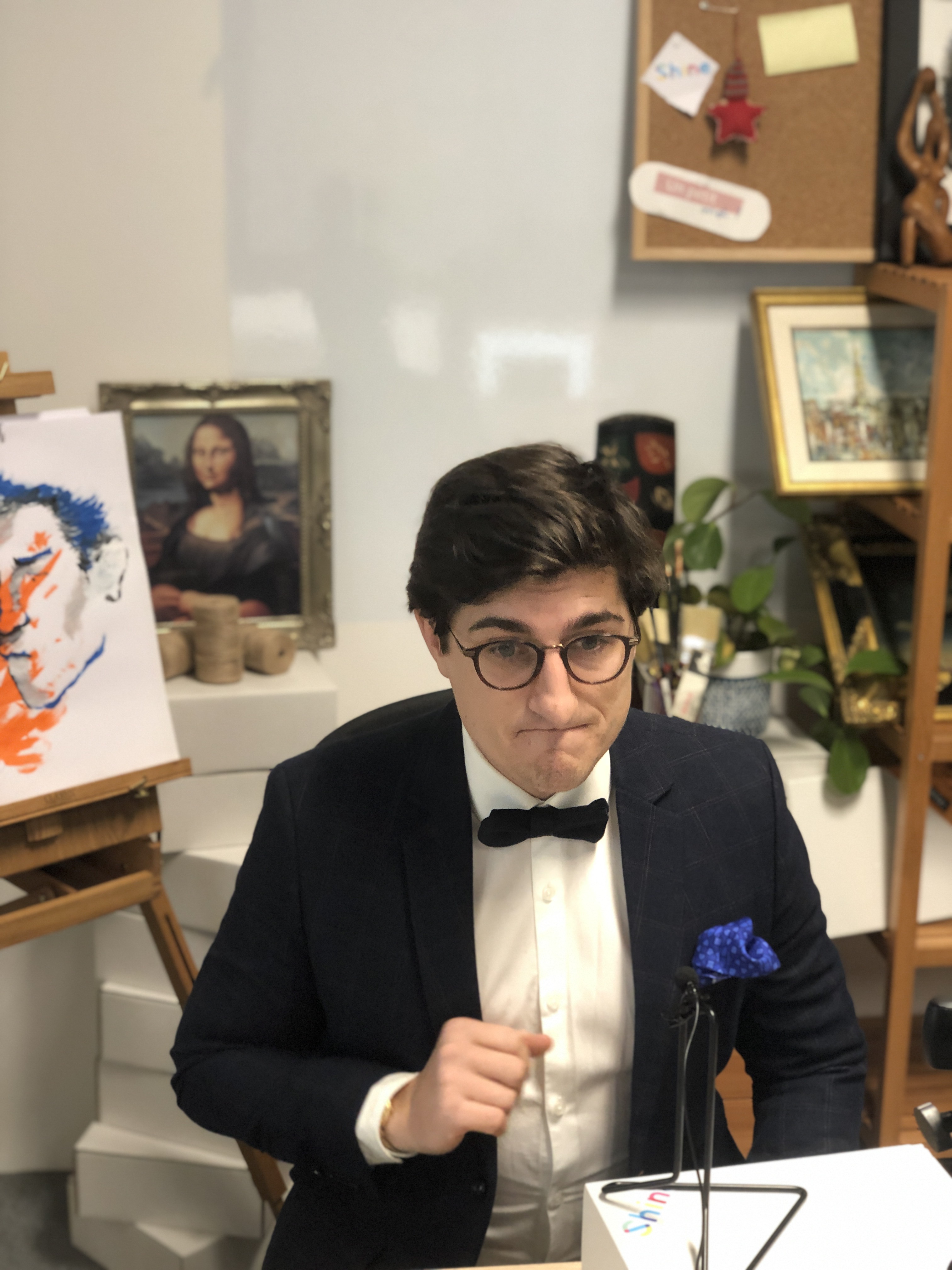 Valentin comédien acteur fil rouge concept thème