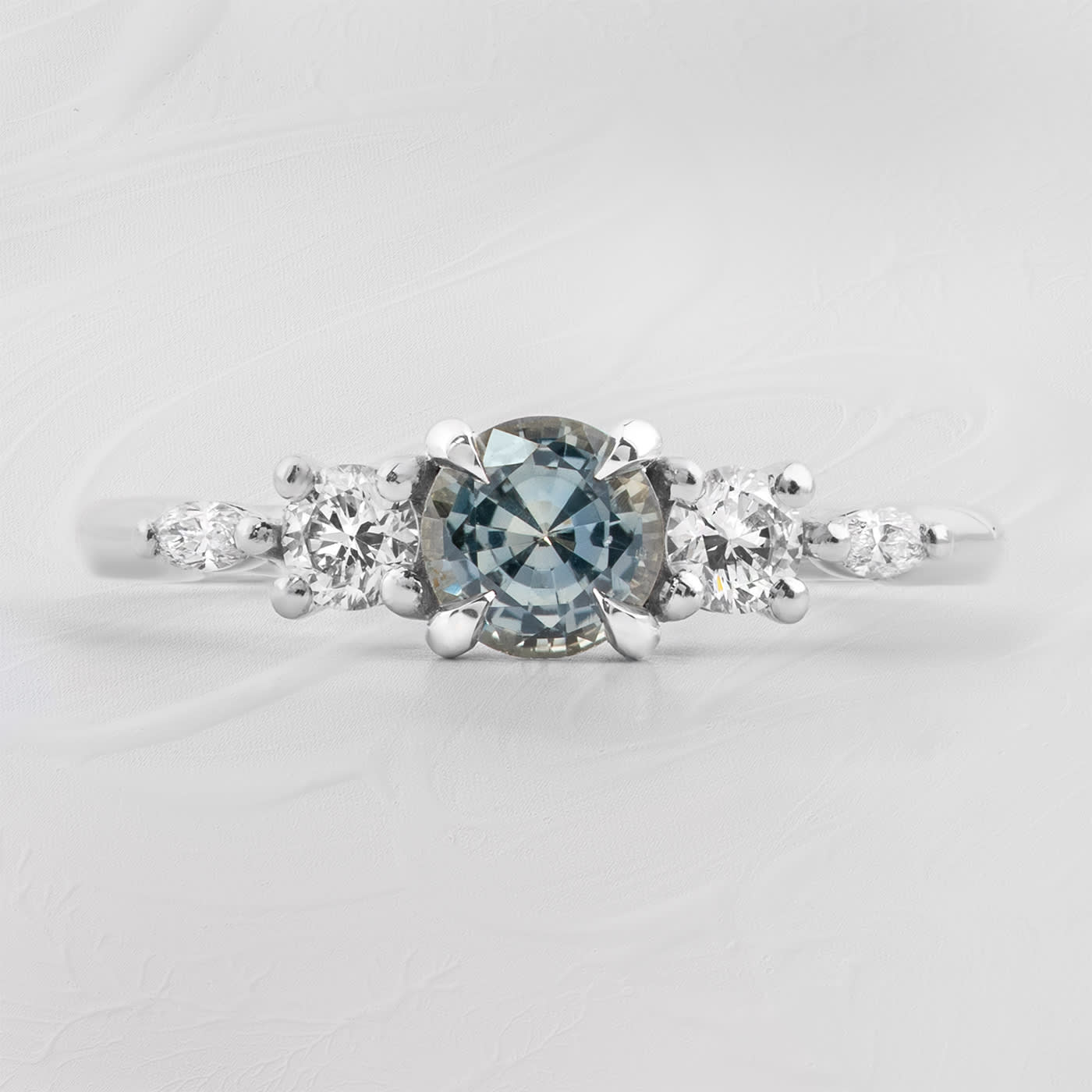 Grey-blue sapphire and diamond trellis ring  — 1