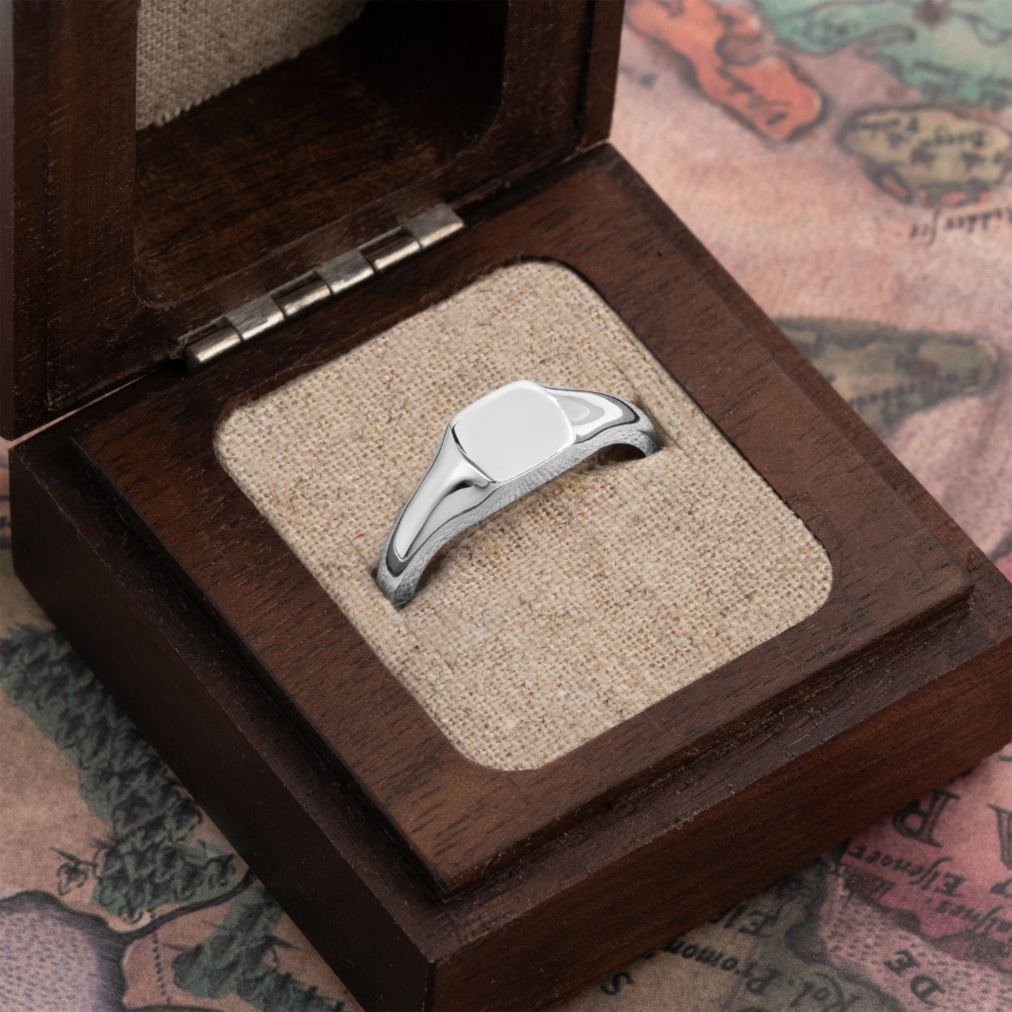 Square signet ring  — 3
