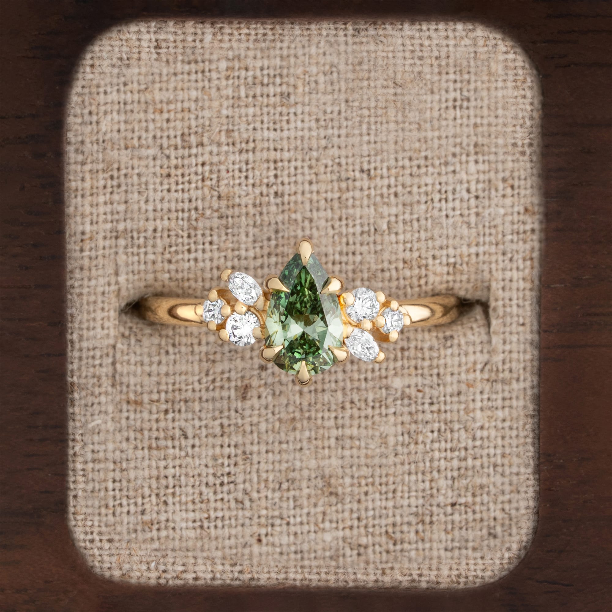 'Dawnflower' Green diamond ring — 4
