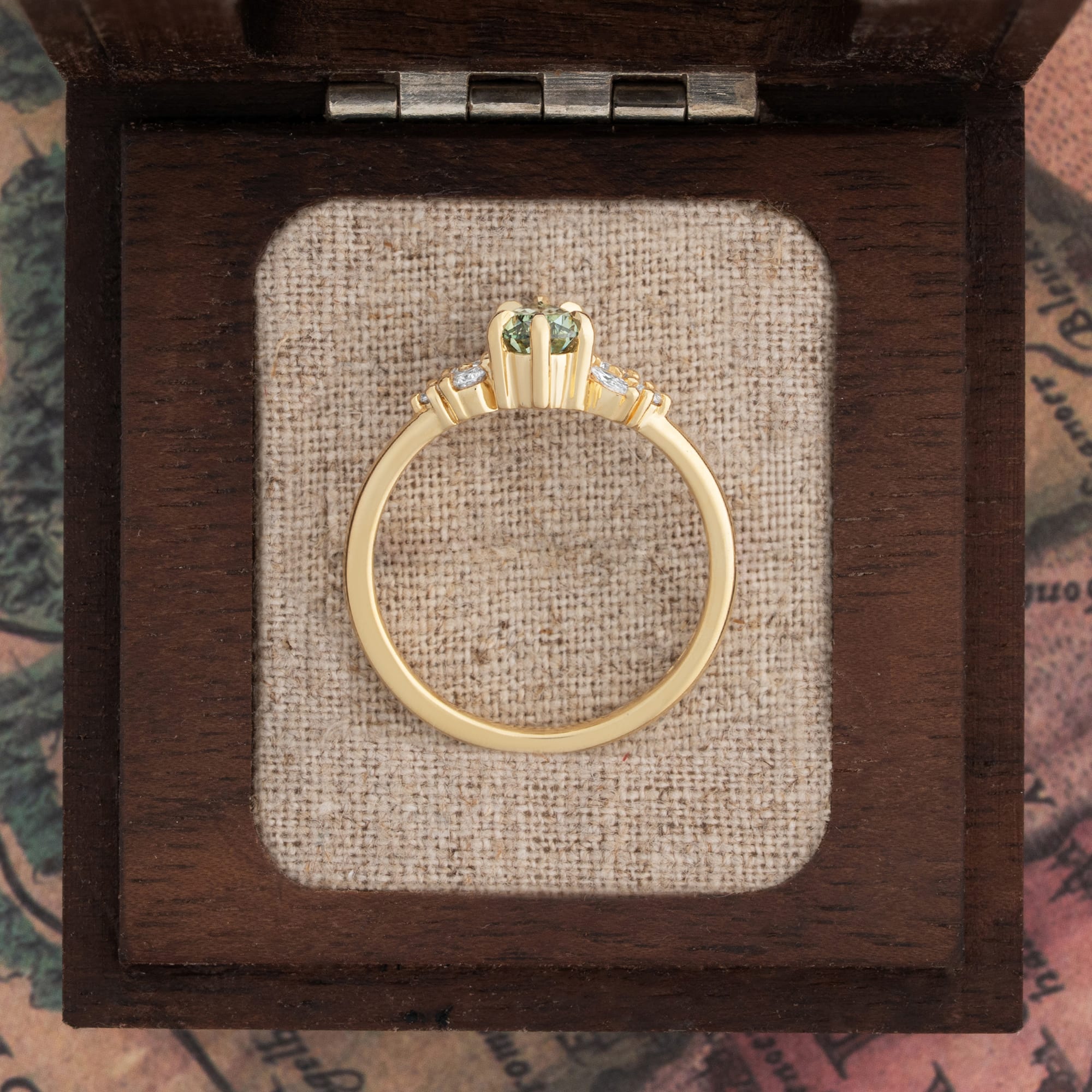 'Dawntree' Green diamond ring — 3