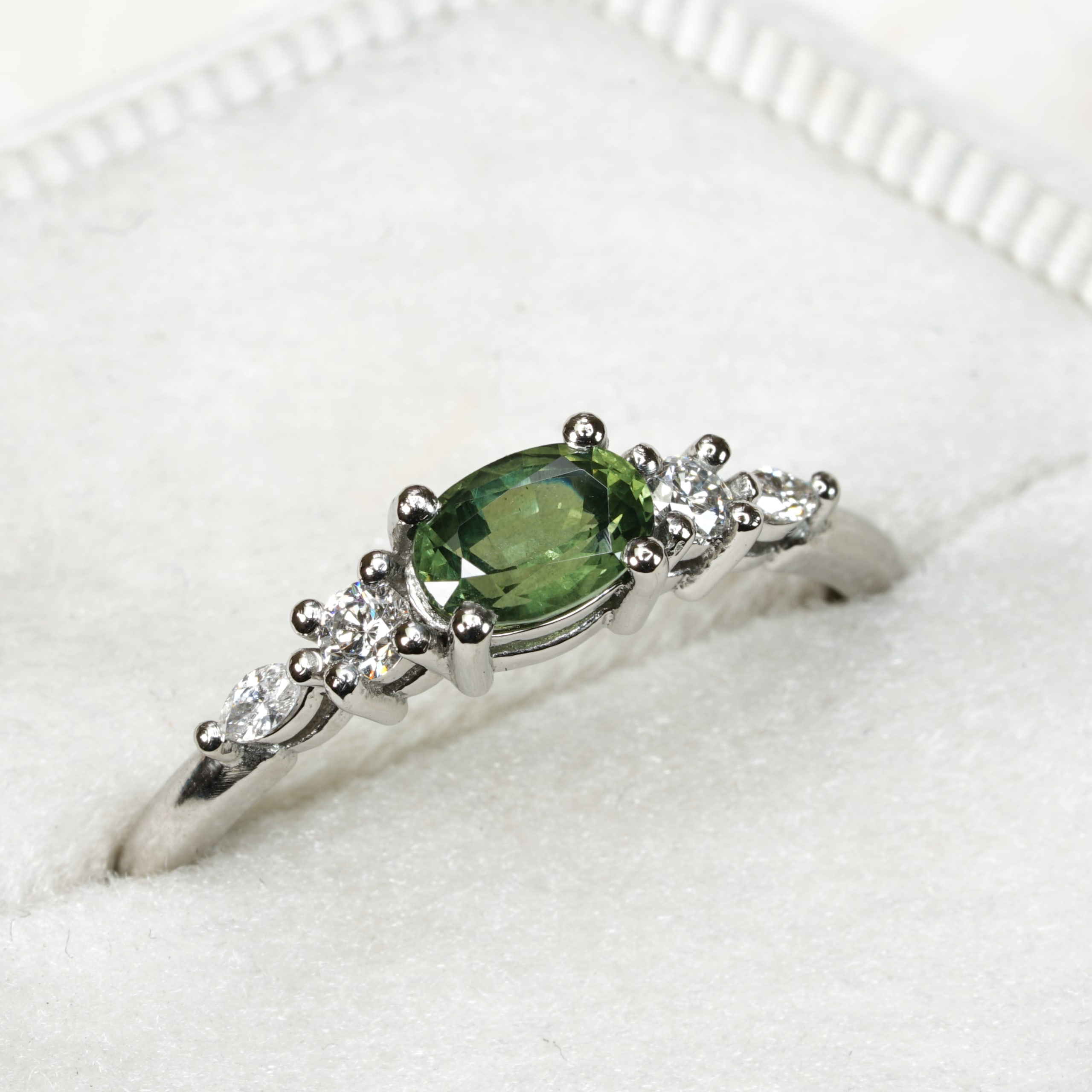 Green sapphire and diamond ring — 2