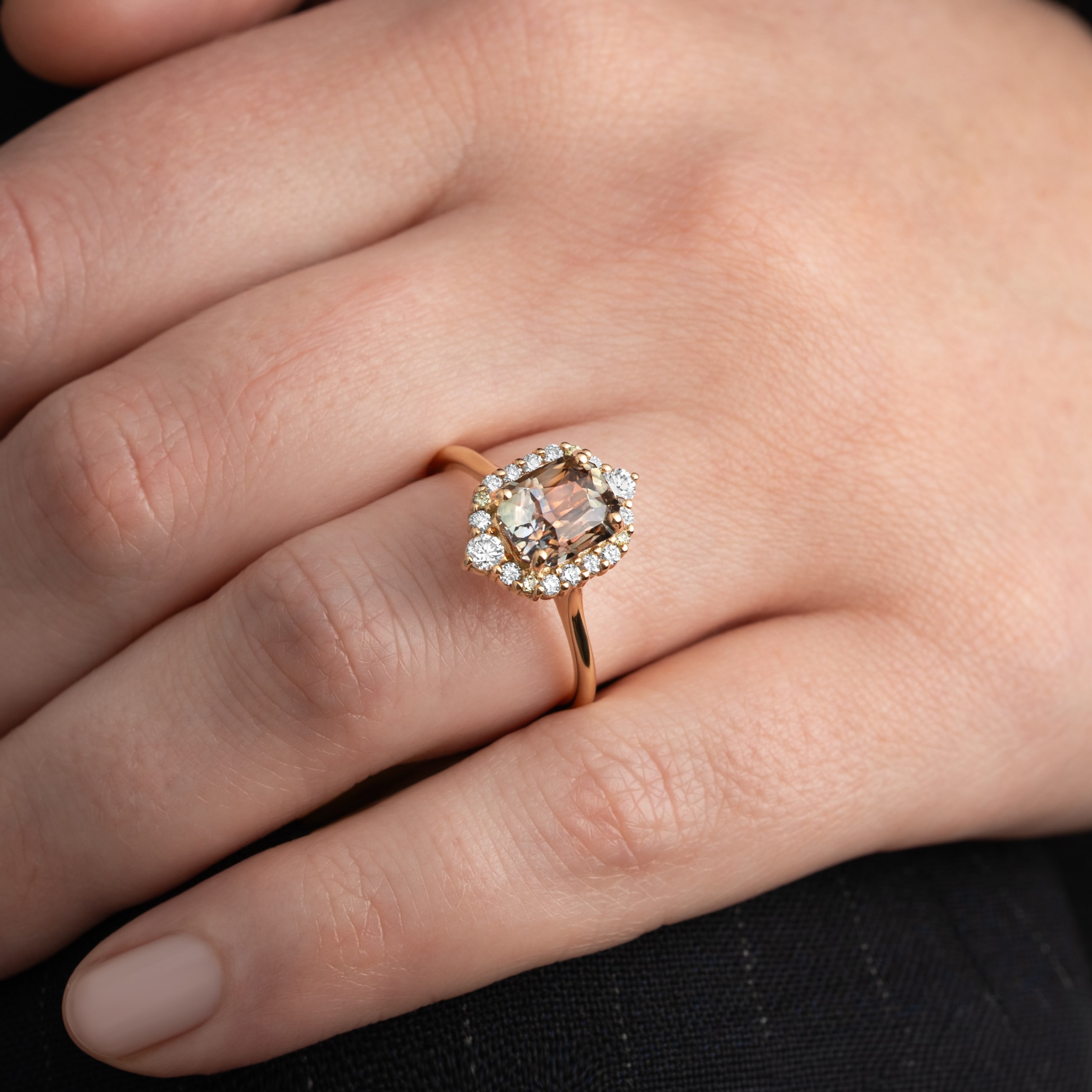 'Antoinette' - Radiant parti sapphire and diamond halo ring — 4