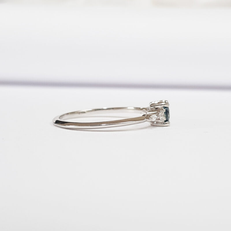 'Arlet' Teal sapphire and diamond ring — 3