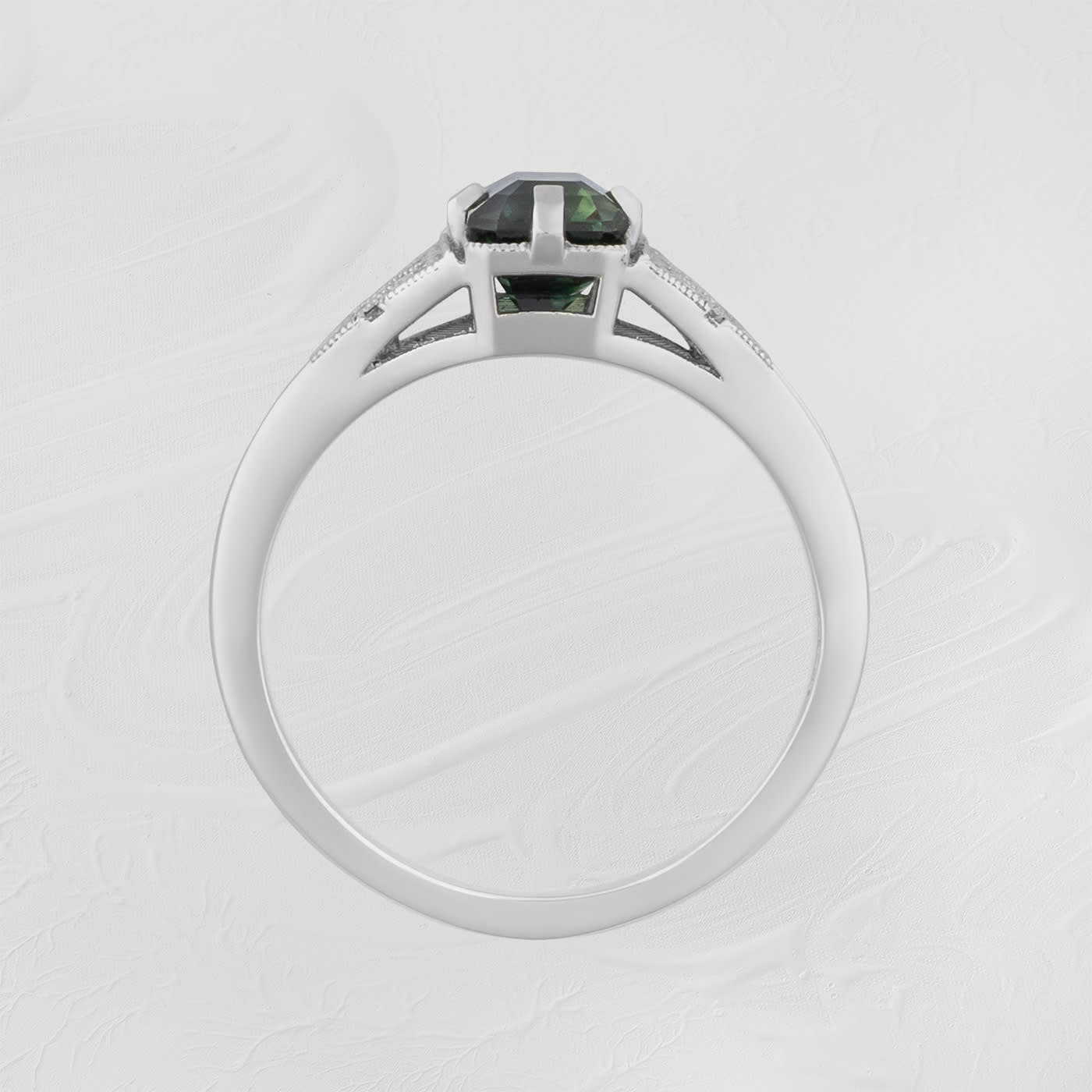 Parti sapphire and diamond art deco ring — 2