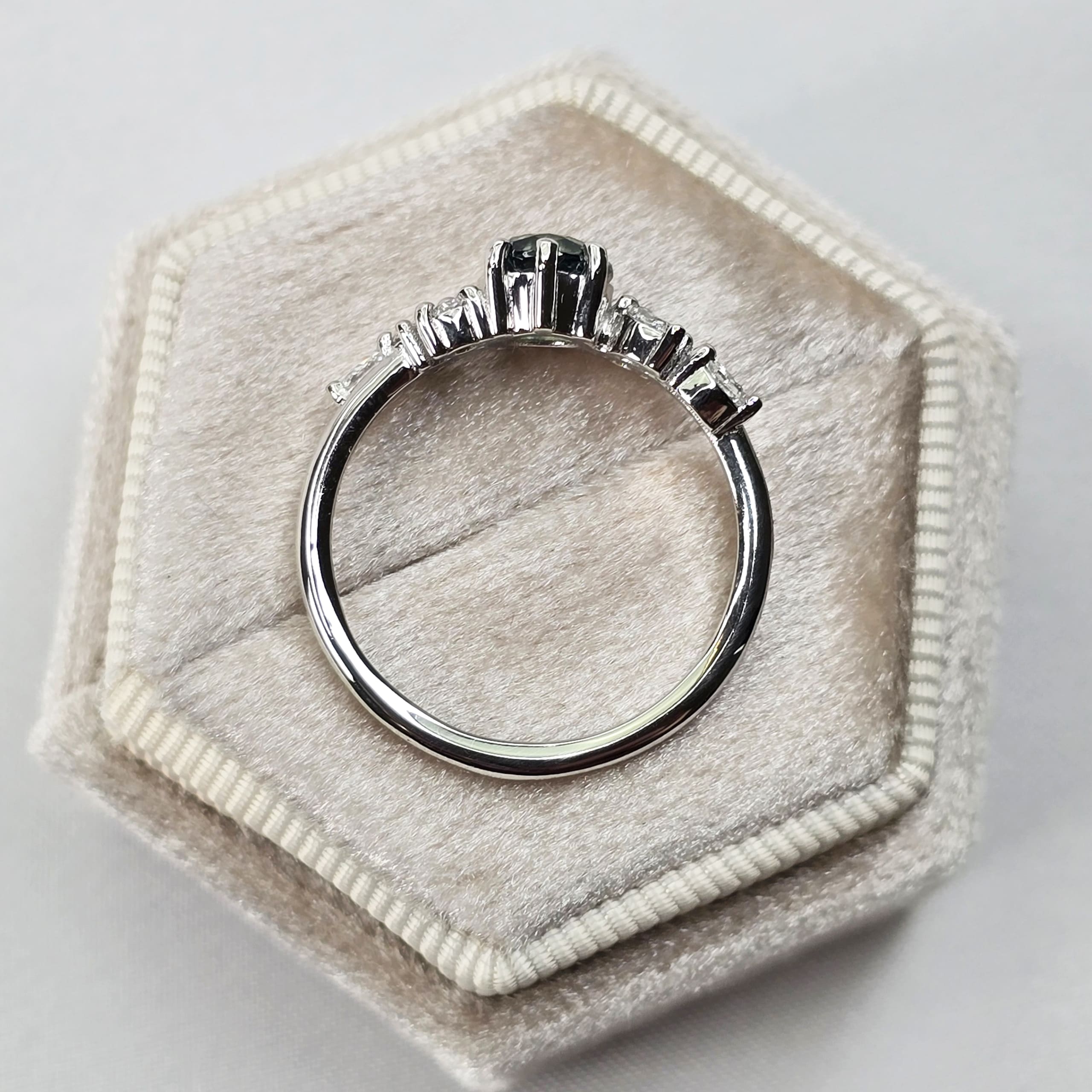Round teal sapphire and diamond cluster ring — 3