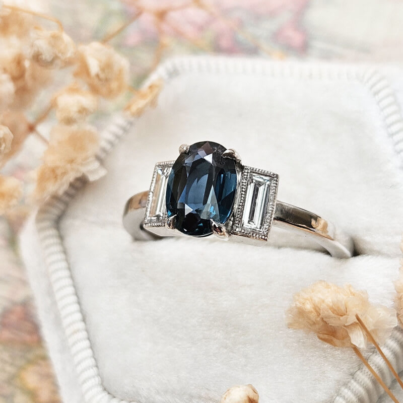Art deco teal sapphire and diamond ring — 5