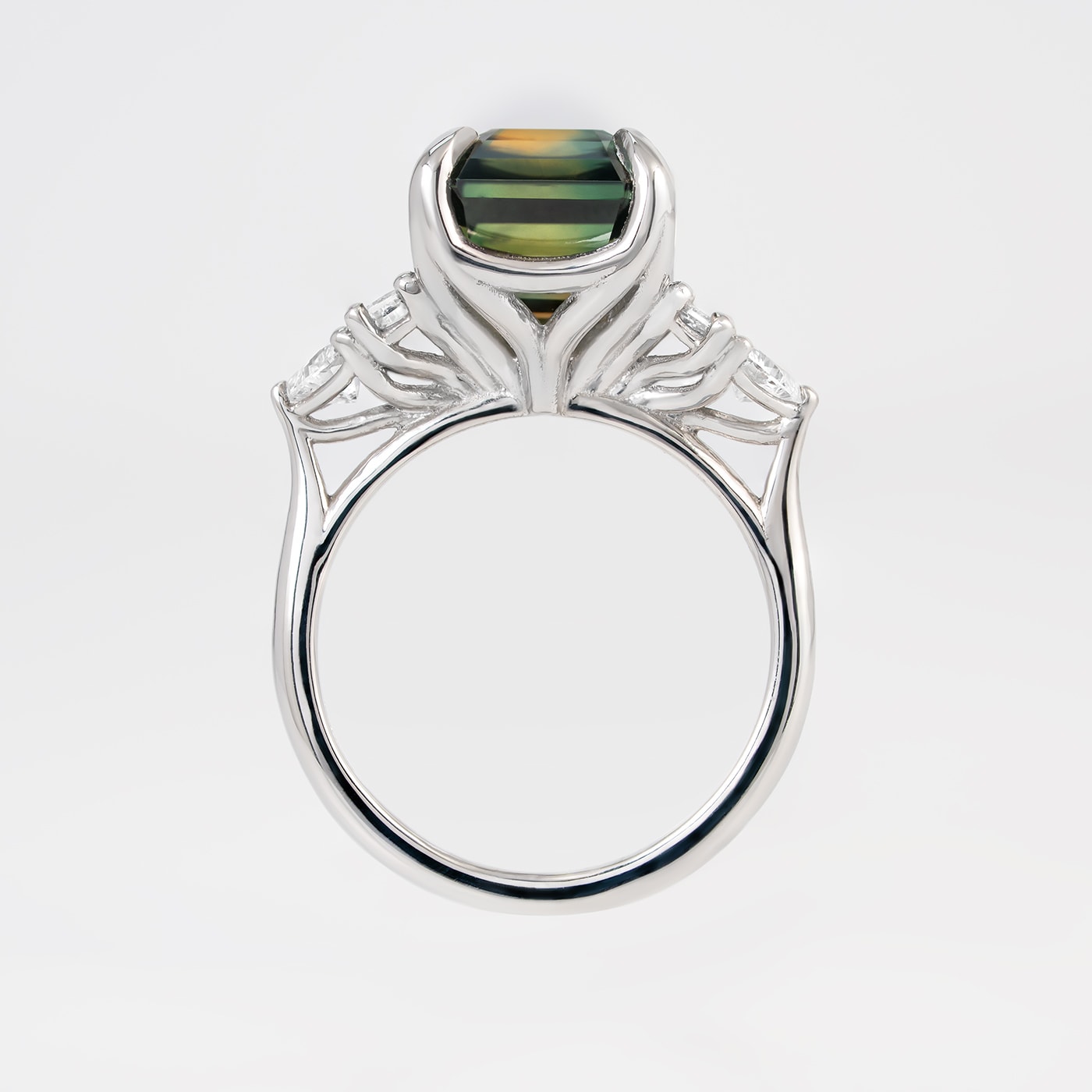 The Kingfisher sapphire and diamond ring  — 3