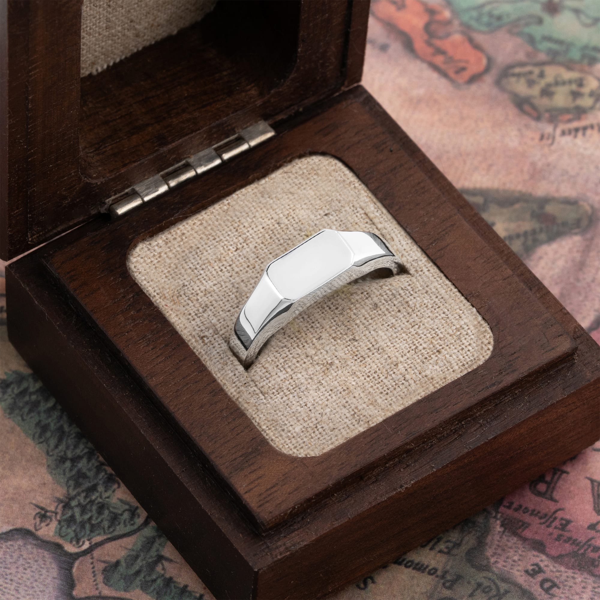 Cushion signet ring — 7