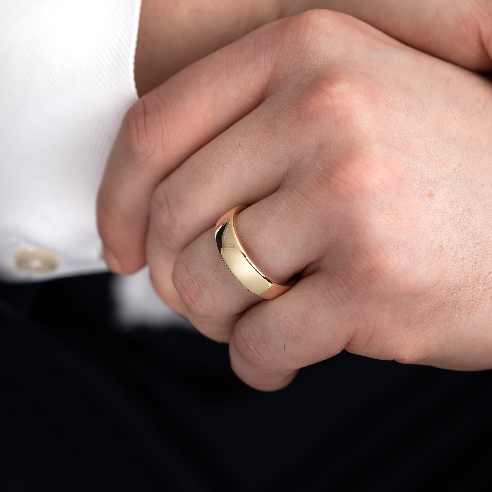 Traditional court wedding band 