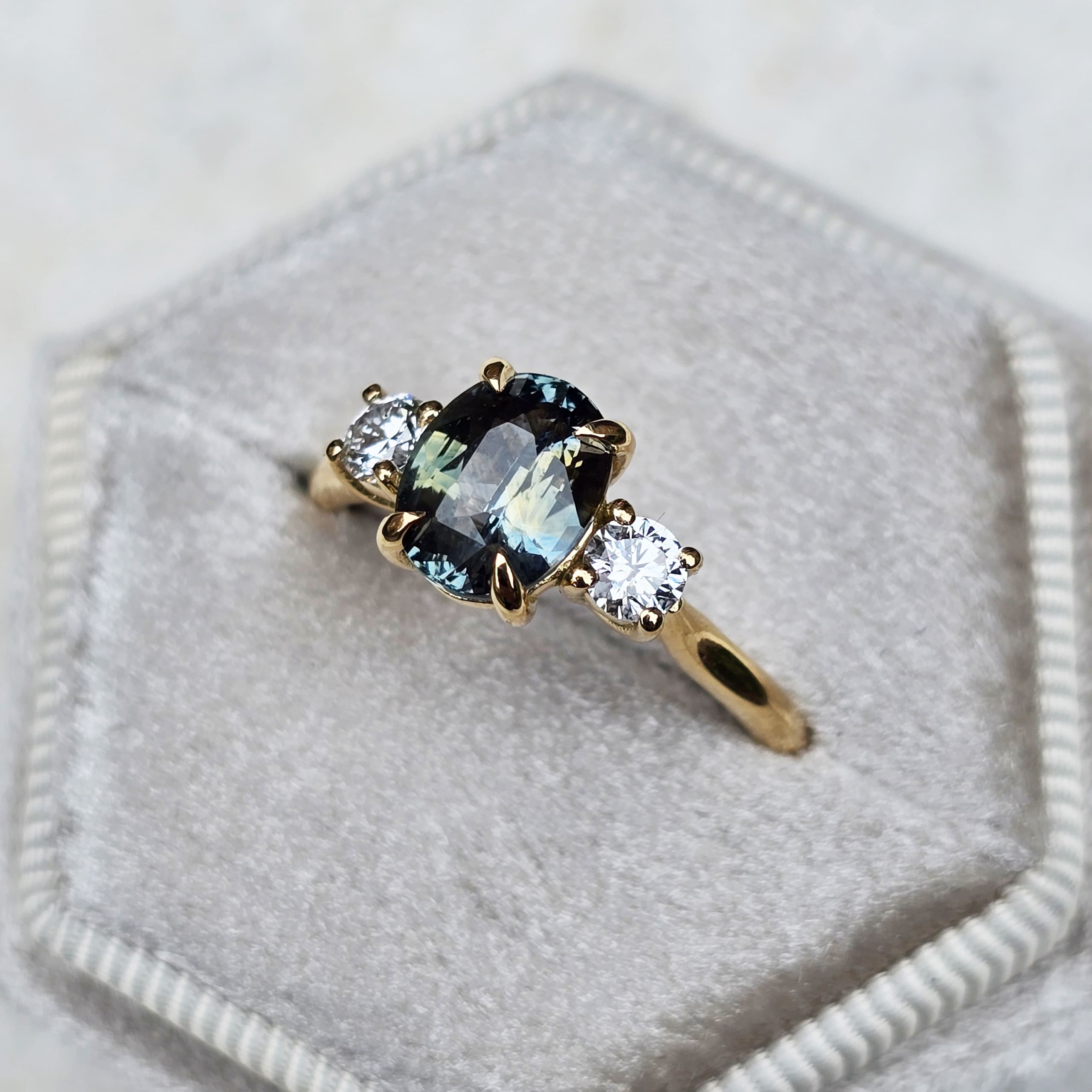 Parti sapphire and Diamond ring — 2