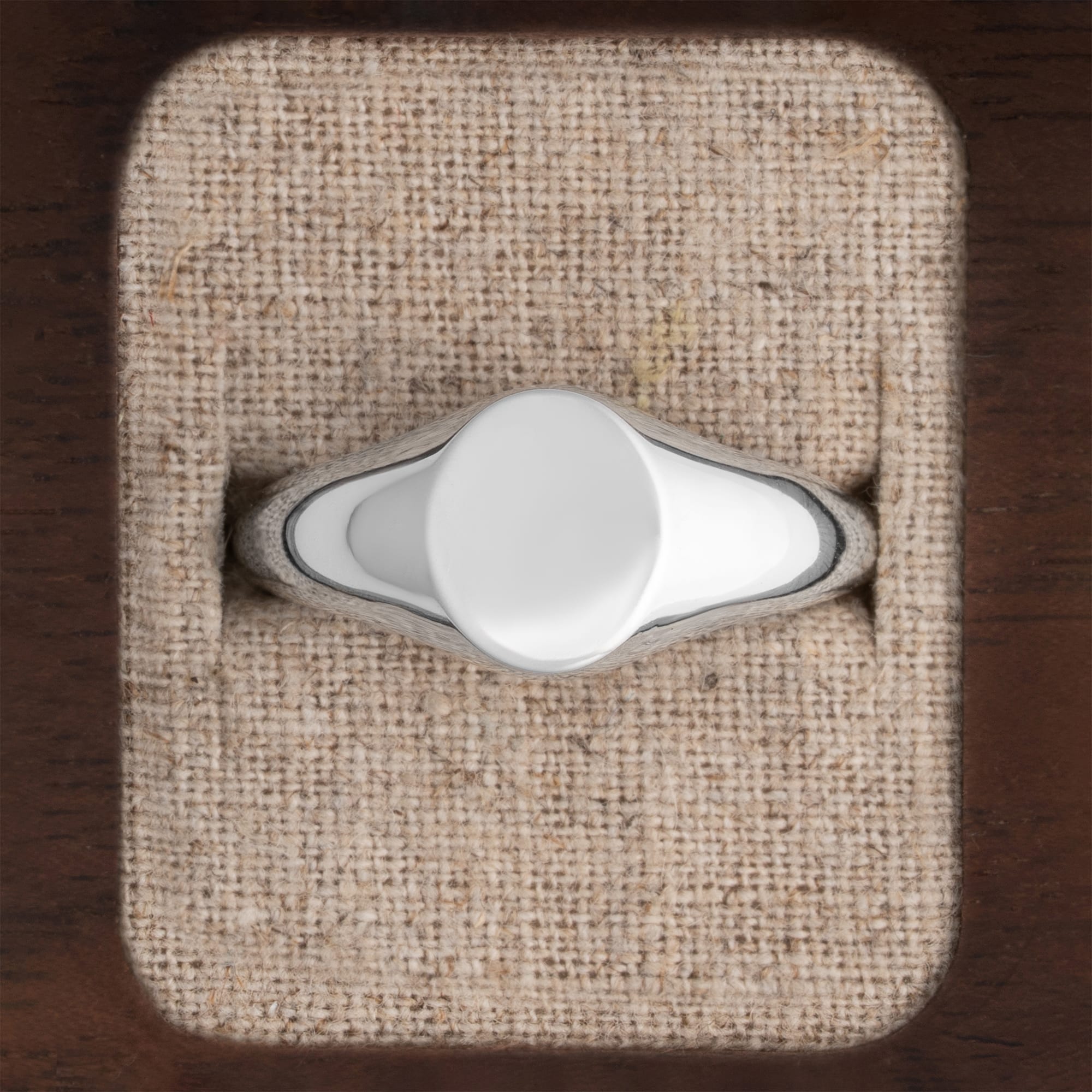 Oval signet ring  — 5