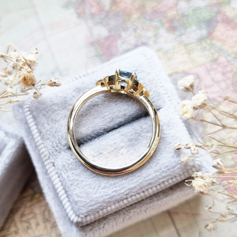 Aquamarine and diamond engagement ring — 4
